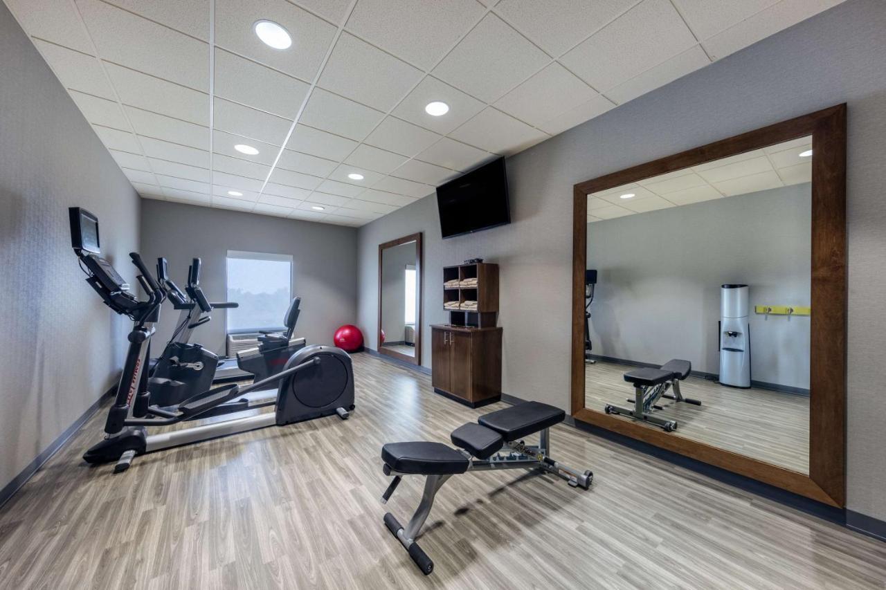 Hampton Inn Сент-Роберт Экстерьер фото
