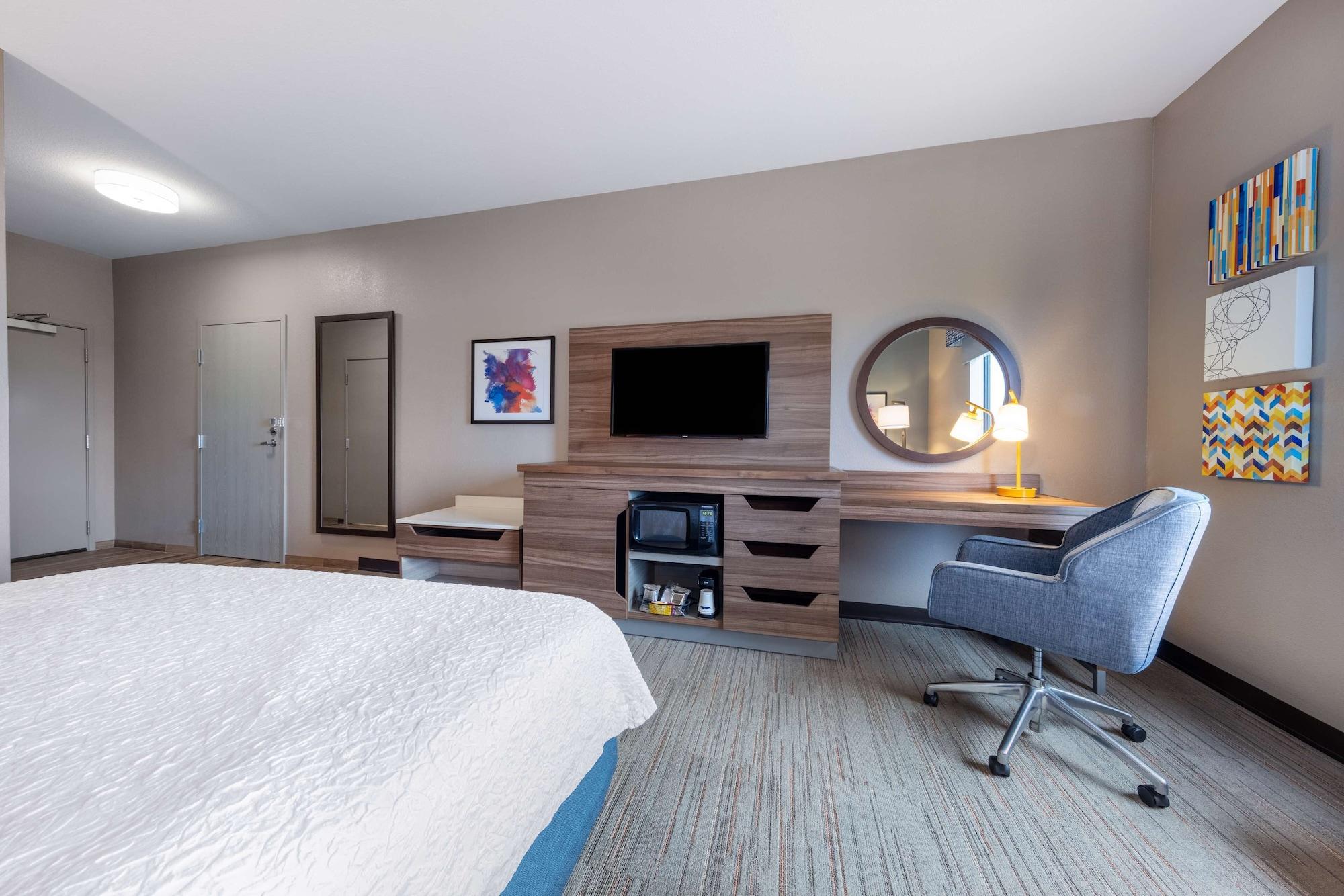 Hampton Inn Сент-Роберт Экстерьер фото