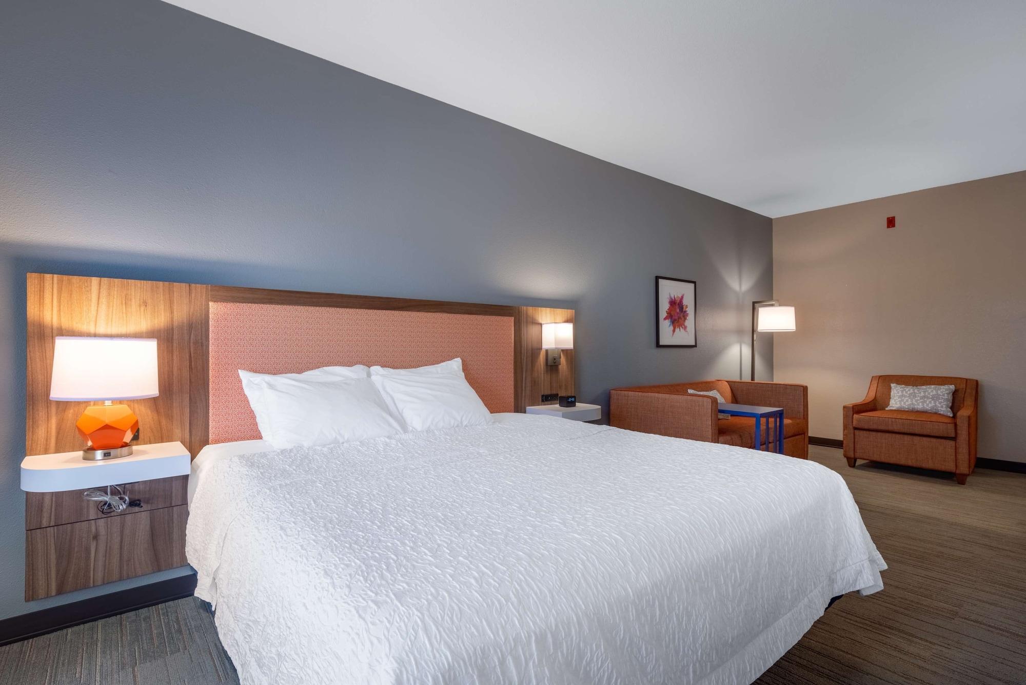 Hampton Inn Сент-Роберт Экстерьер фото