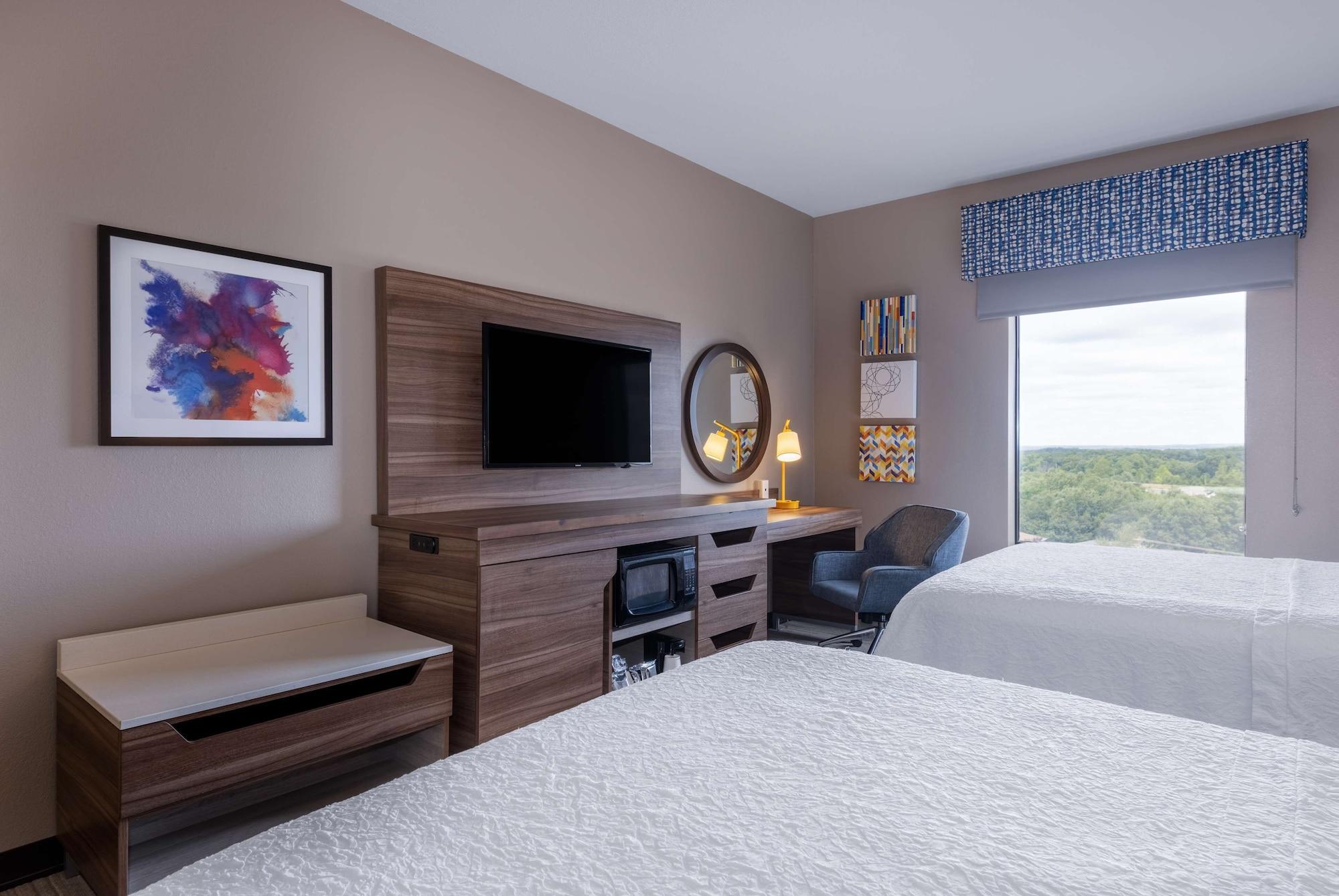 Hampton Inn Сент-Роберт Экстерьер фото