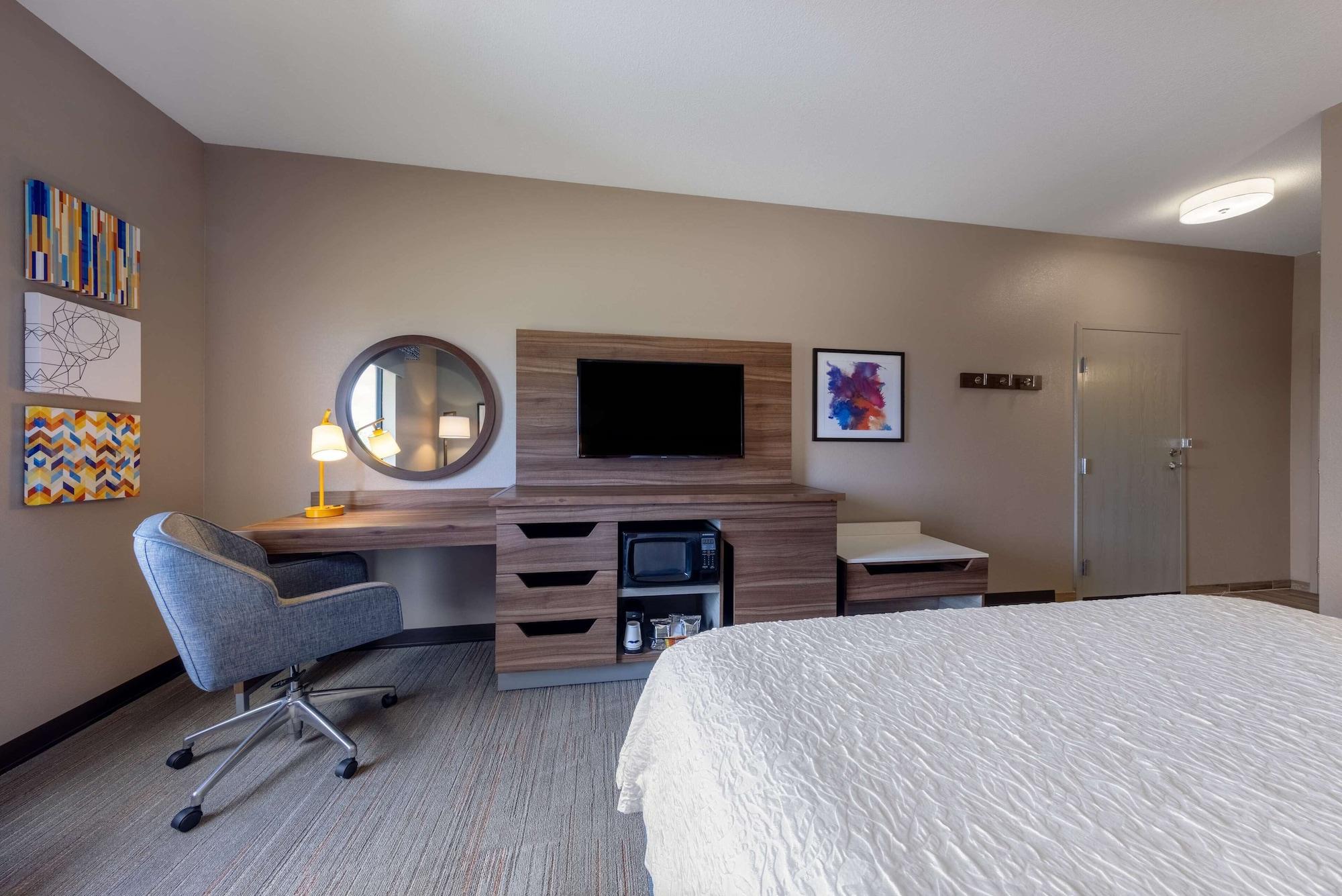 Hampton Inn Сент-Роберт Экстерьер фото