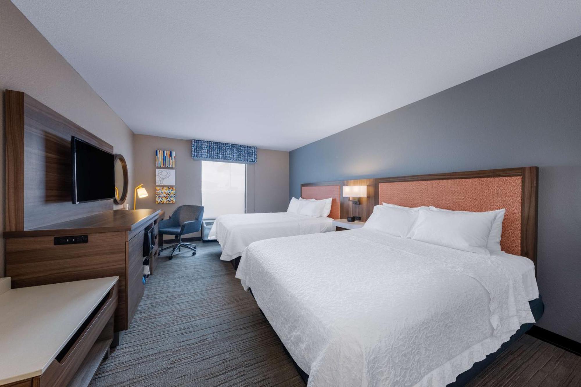 Hampton Inn Сент-Роберт Экстерьер фото