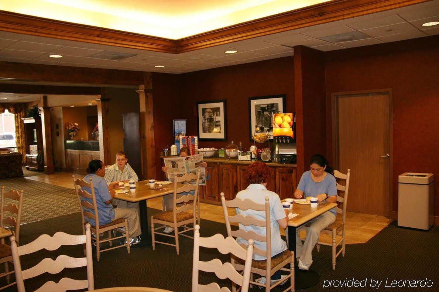 Hampton Inn Сент-Роберт Ресторан фото